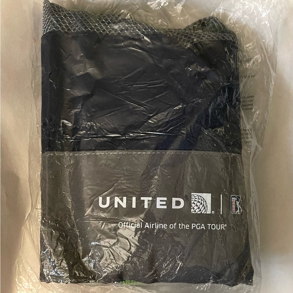 United Airlines 1st Class Amenities Flight Kit PGA Tour Golf Socks Tee L@@K >>> - Picture 6 of 6